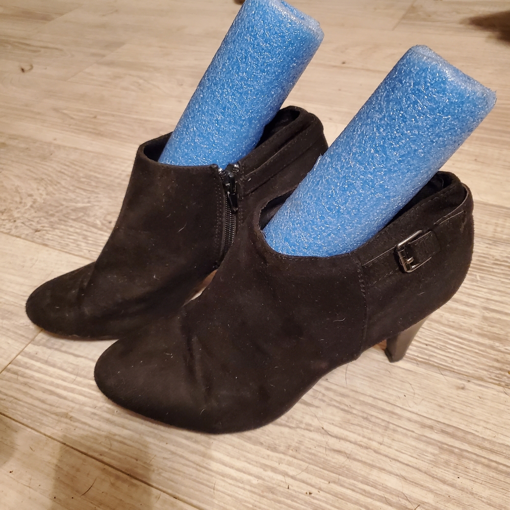 Comfort Plus by Predictions Black Ankle Boots